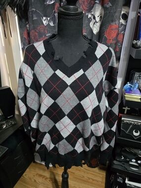 ROMWE Black and Gray Argyle Sweater with Red Grid